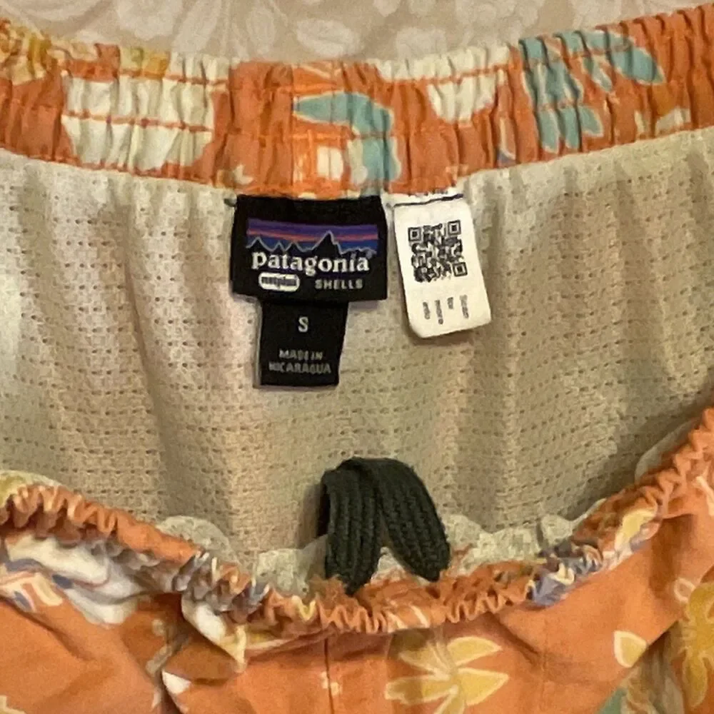 Patagonia Men's S Orange Floral Swim Shorts Mesh Lined Elastic Waist Pockets